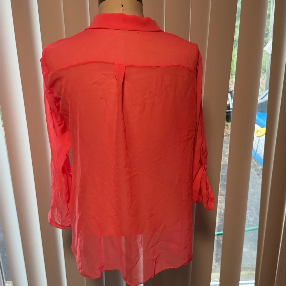 Vibrant Coral Button-Front Blouse size M
#135/3tt - Picture 9 of 11